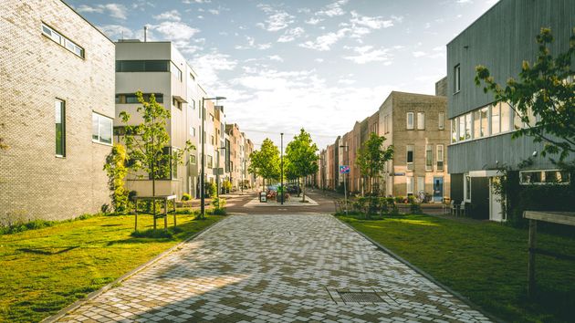 A residential walkway in a neighbourhood in Amsterdam